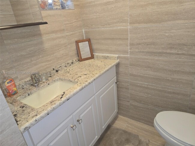 Building Photo - 330 SE 2nd St