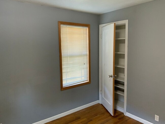 Building Photo - 2 bed 1 bath Home for Rent in Ephrata