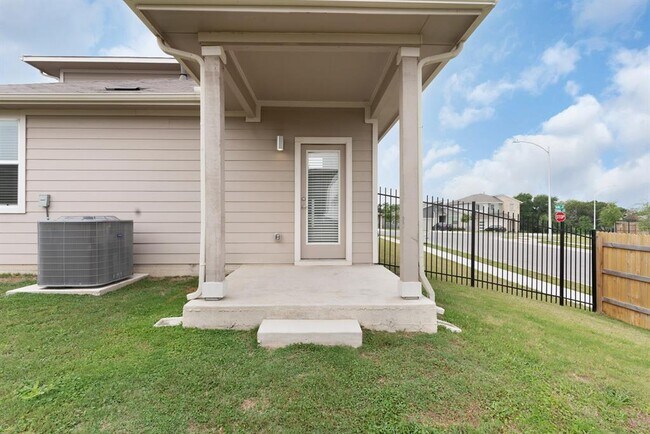 Building Photo - 10933 Tildon Ave