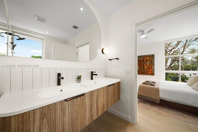 Building Photo - 600 76th St