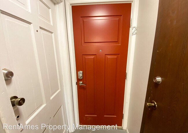 Building Photo - 525 Welch Ave