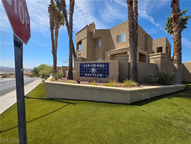 Building Photo - 2200 Highpointe Dr
