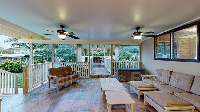 Building Photo - 254A Kuliouou Rd