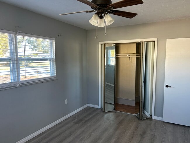 Building Photo - Single Family Home