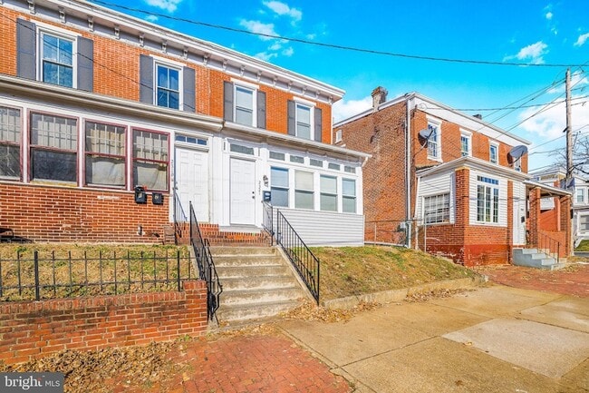 Building Photo - 2321 Tatnall St