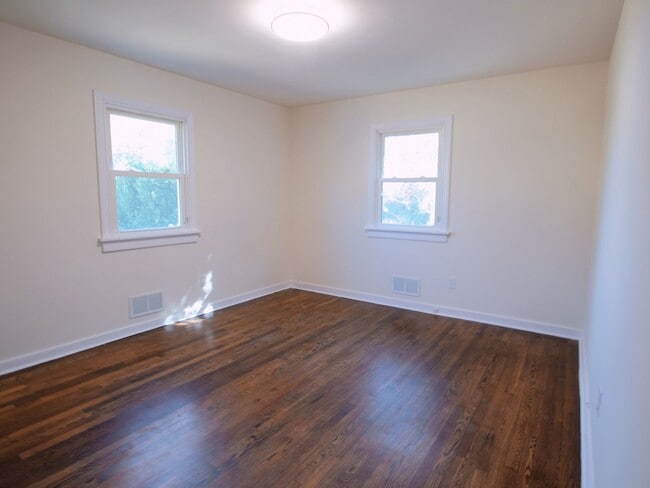 Building Photo - 3 BED 1 BATH RANCH HOME IN MECHANICSVILLE