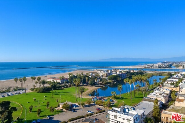 Building Photo - 6730 Esplanade