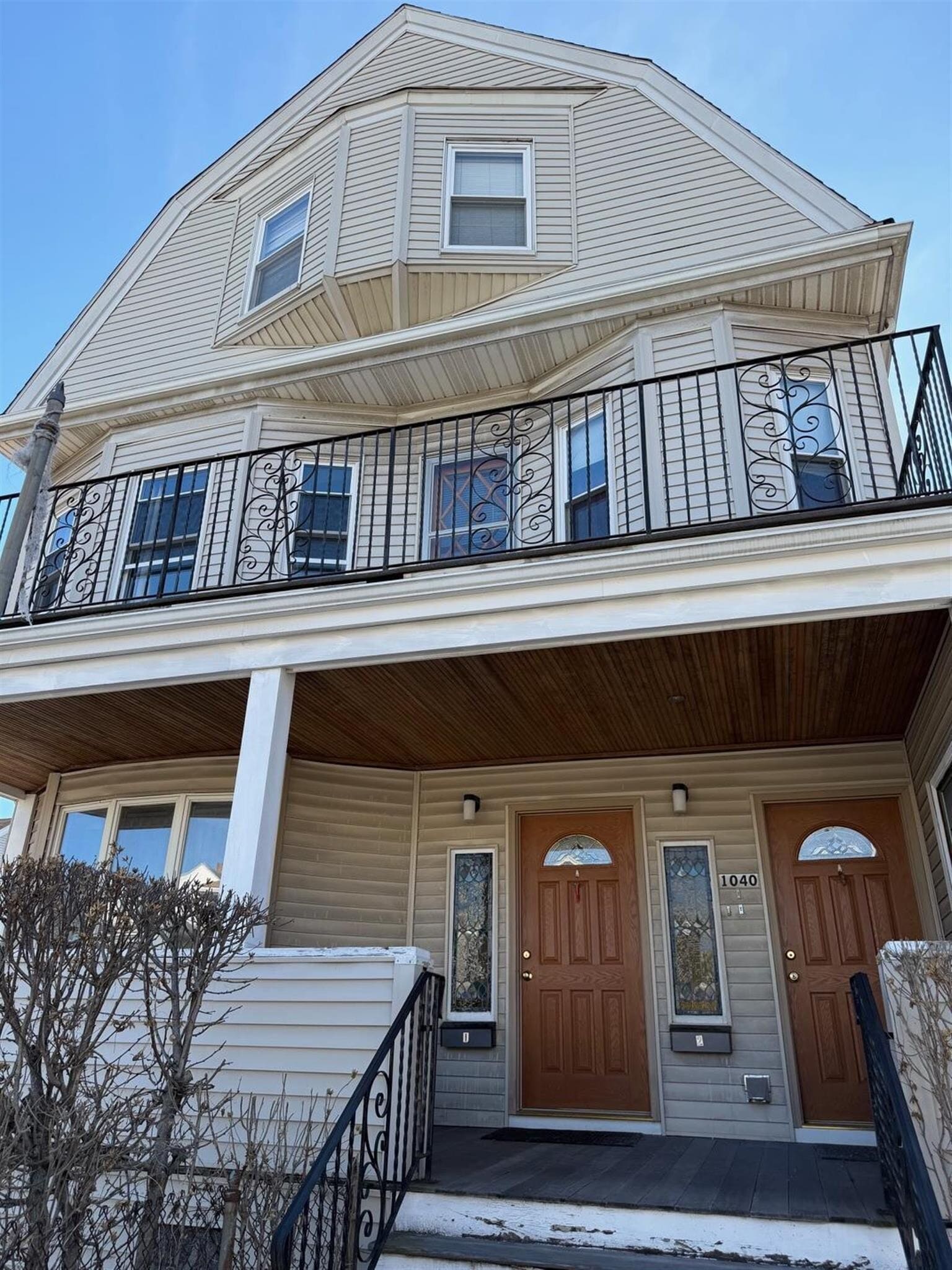 Building Photo - 1040 Broadway