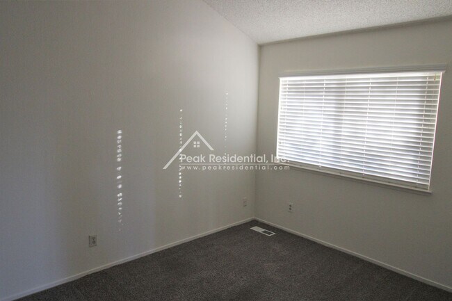Building Photo - 9344 Winding Oak Dr