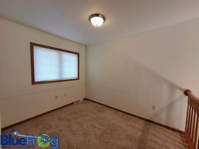 Building Photo - 2410-2410 Wisconsin St