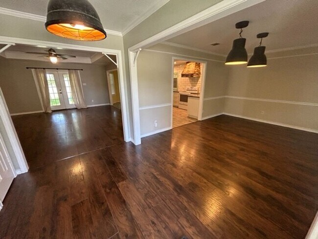 Building Photo - Farmhouse Vibes in Robinson Texas