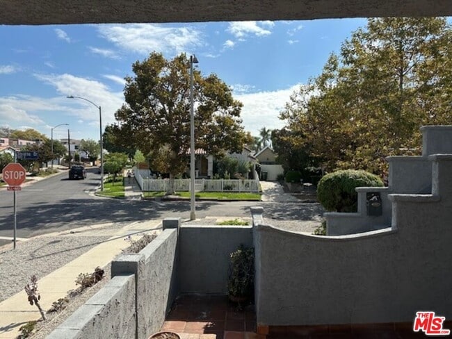 Building Photo - 1601 Stearns Dr