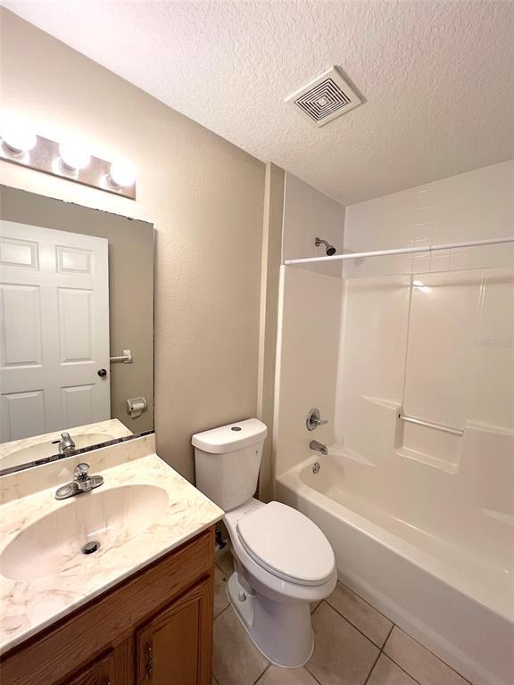 Building Photo - 4 Eton Ln