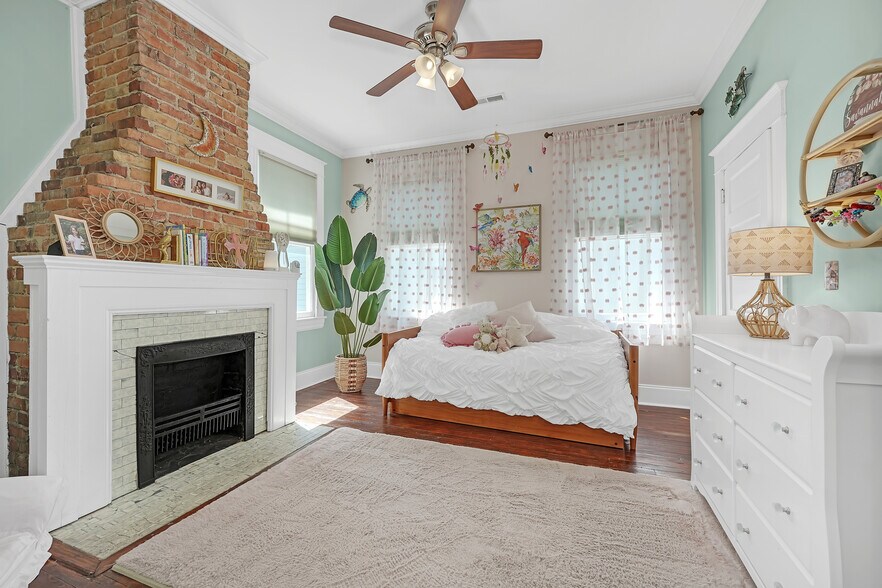 Building Photo - 312 N 5th Ave