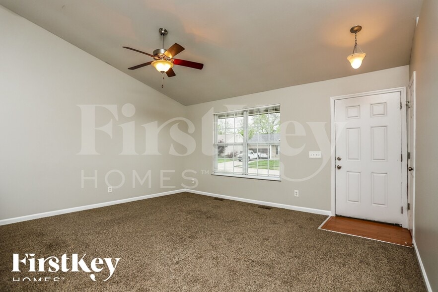 Building Photo - 322 Aspen Creek Dr