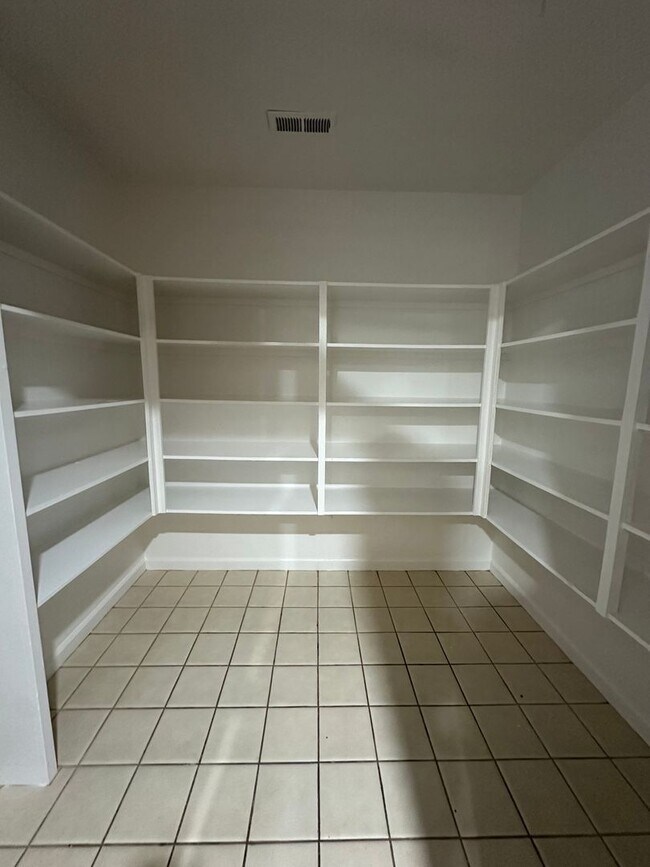 Primary Photo - Entertainer delight rental home located in ''The Lakes'' subdivision coming soon!