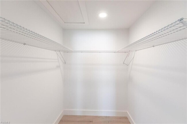 Building Photo - 2007 NW 21st St