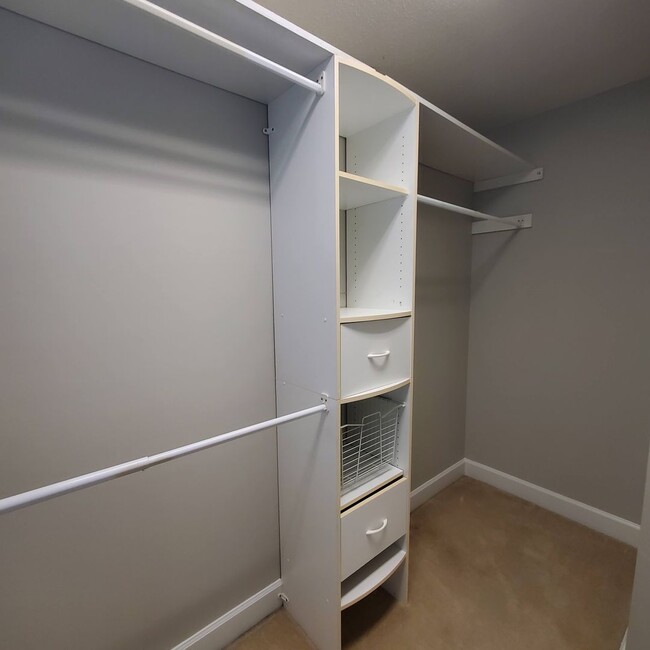 Building Photo - Elegant 3/2 Home in Highlands - Your Georg...