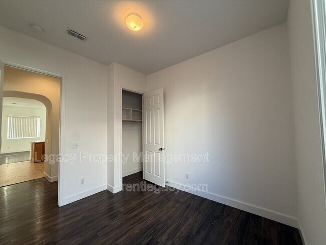 Building Photo - 1700 Charm Way