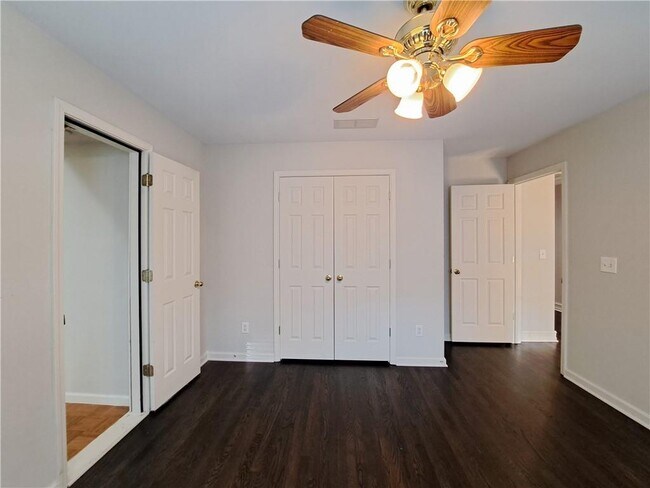 Building Photo - 2242 Lenox Walk NE