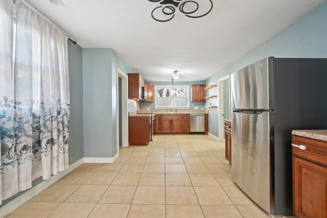 Building Photo - 3216 Marne Ave