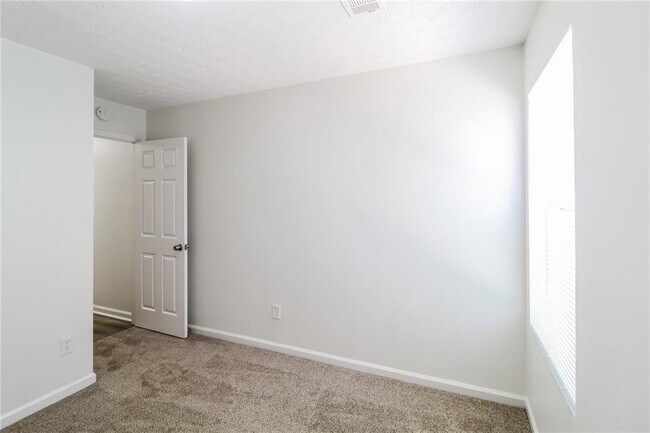 Building Photo - 1350 Labonte Pkwy