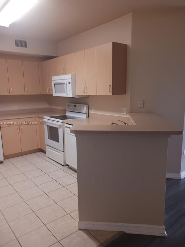 Building Photo - 102 Belmont Ln