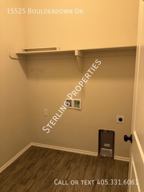 Building Photo - 15525 Boulderdown Dr