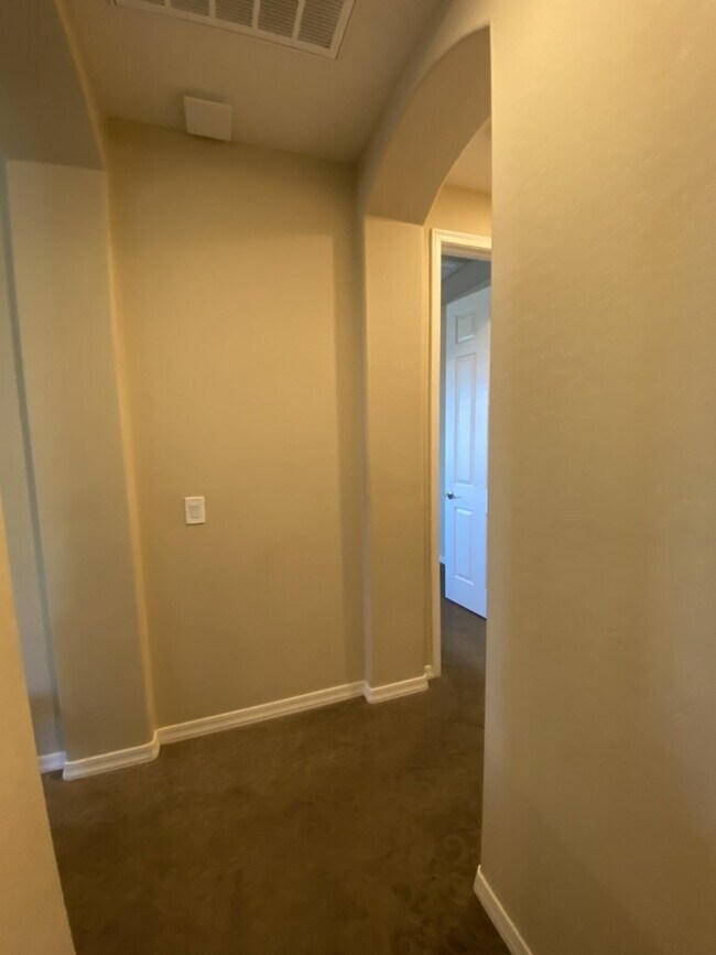 Building Photo - 3726 E Angstead Dr
