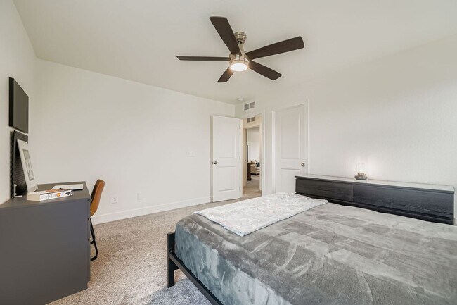 Building Photo - Gorgeous contemporary home in Morgan Hill,...