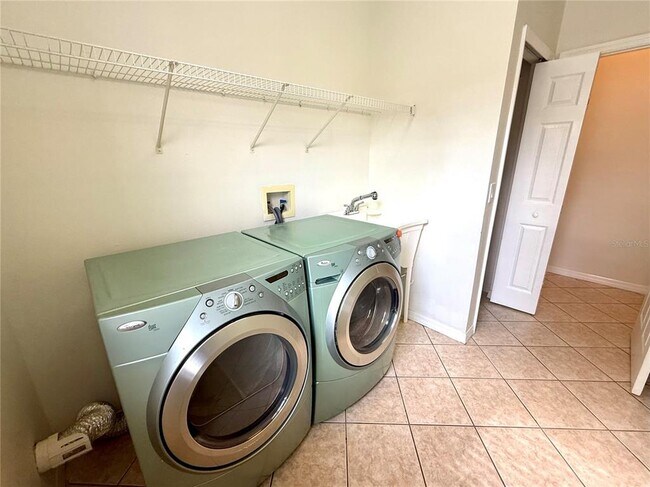 Building Photo - 4495 Harts Cove Way