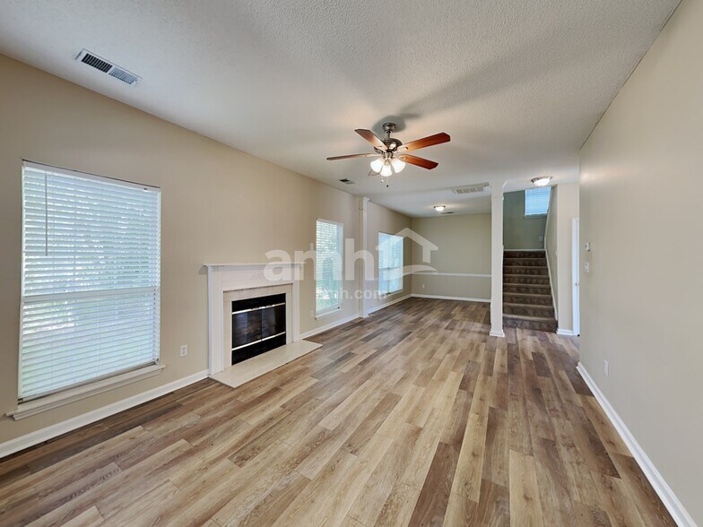 Building Photo - 9817 Stephen Thompson Ln