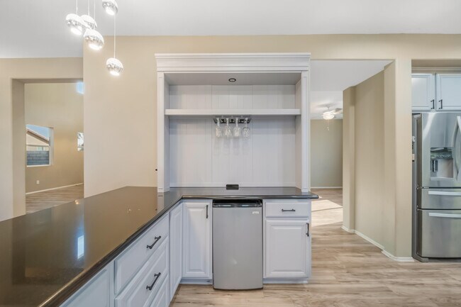 Building Photo - 79910 Camden Dr