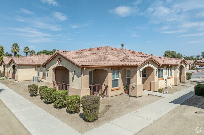 Building Photo - Horizons At Indio