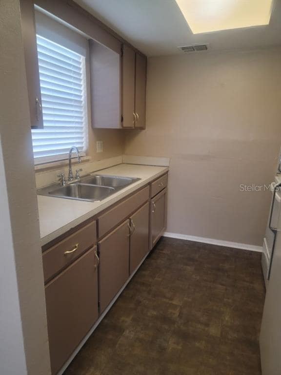 Building Photo - 4223 Parkside Dr