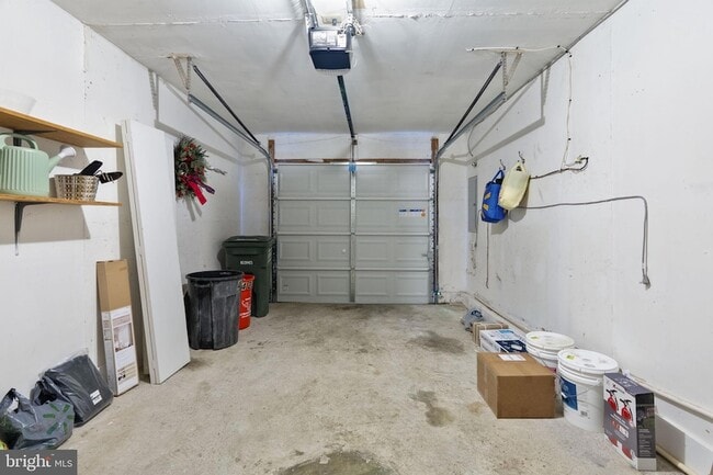 Building Photo - 424 Revere Dr