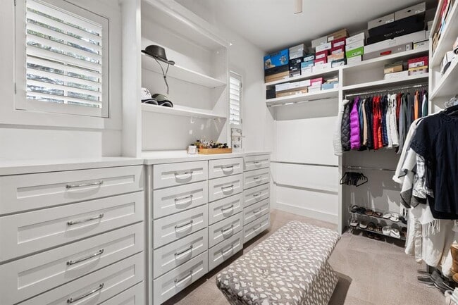 Building Photo - 1909 Knights Chance Ln