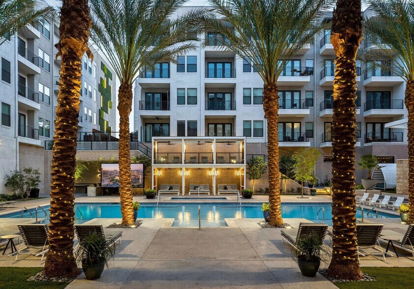 Building Photo - 250 Promenade Pl