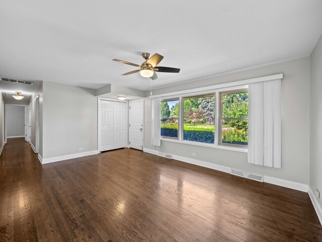 Building Photo - 415 Tennyson Rd