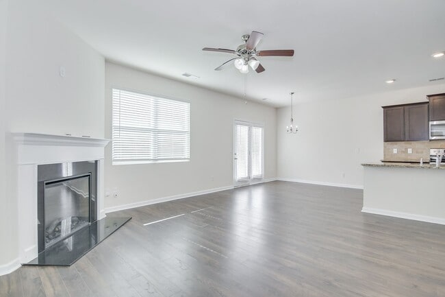 Building Photo - 1115 Sims Dr