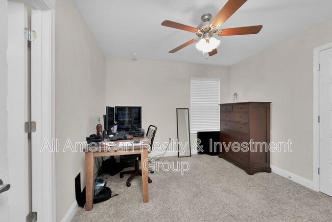 Building Photo - 8001 Silver Maple Dr