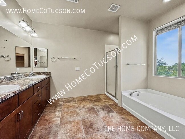 Building Photo - 2808 N Silkie Pl