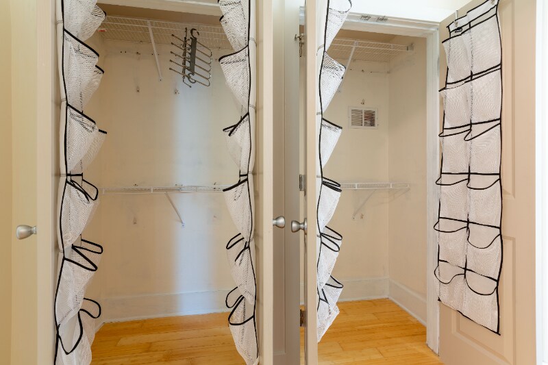 Building Photo - 2133 Southend Dr