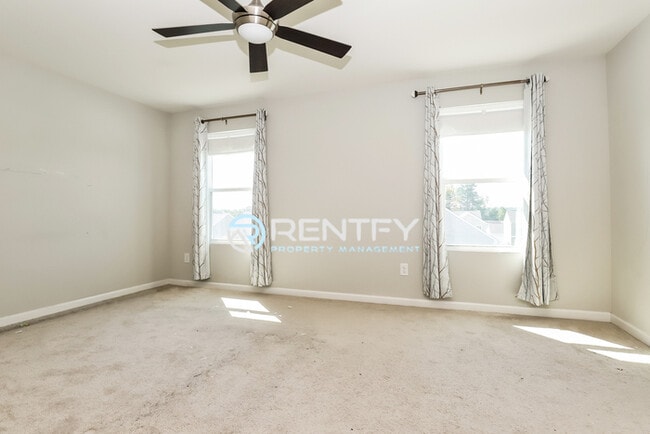 Building Photo - 370 Inlet Pl Dr