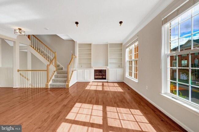 Building Photo - 12913 Wood Cres Cir
