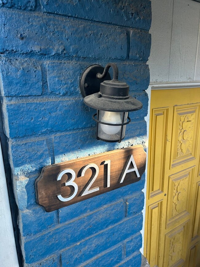 Primary Photo - 323 S Pioneer