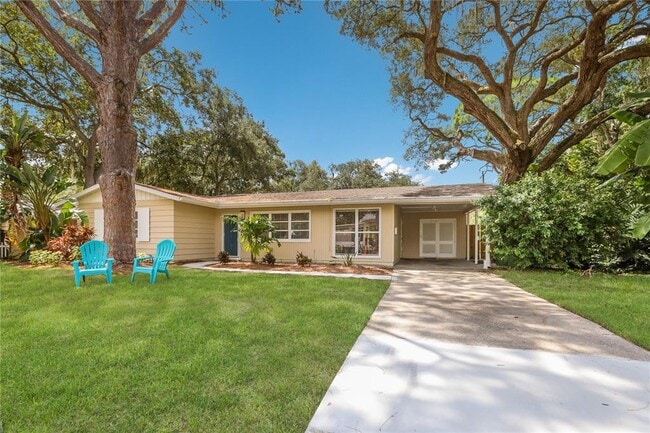 Primary Photo - 2266 Clematis St