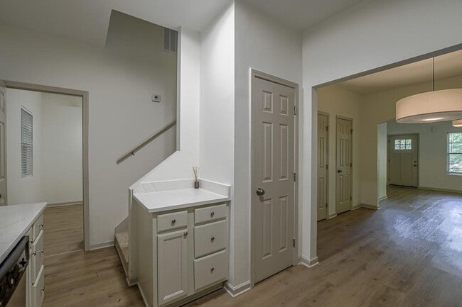 Building Photo - 70 Gardenia Dr NW