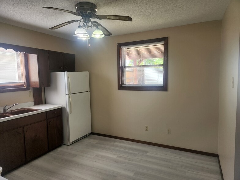 Building Photo - 182 8th Ave