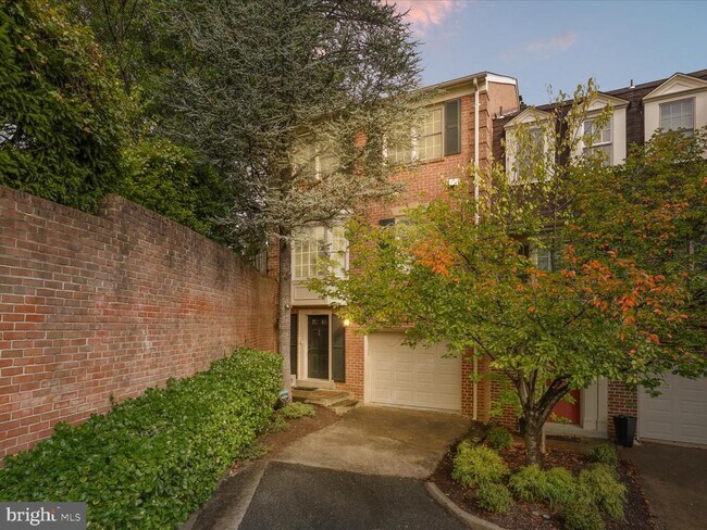 Building Photo - 3001 Federal Hill Dr